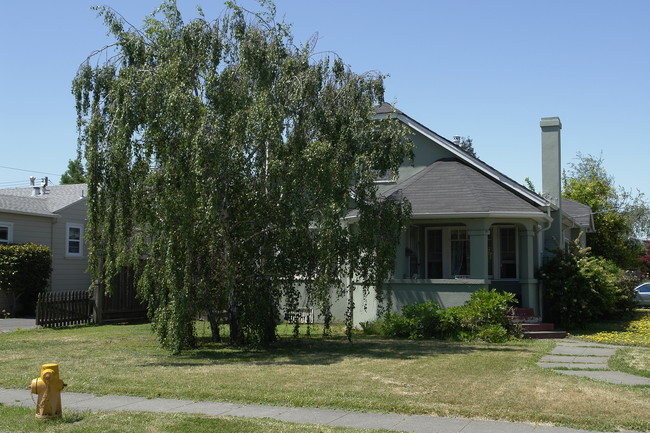 22213 Peralta St in Hayward, CA - Foto de edificio - Building Photo