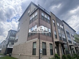 2500 Emerald Branch Dr in Hyattsville, MD - Building Photo