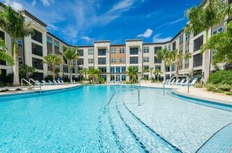 Cortland Satori in Pinellas Park, FL - Foto de edificio - Building Photo
