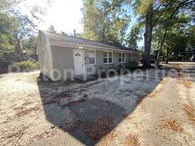 2102 Ervin St in Columbia, SC - Building Photo
