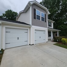 1950 Skycrest Dr in Winston-Salem, NC - Building Photo - Building Photo