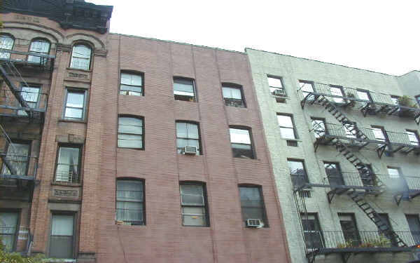 251 W 15th St in New York, NY - Foto de edificio - Building Photo