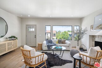976 Hyperion Ave in Los Angeles, CA - Building Photo - Building Photo
