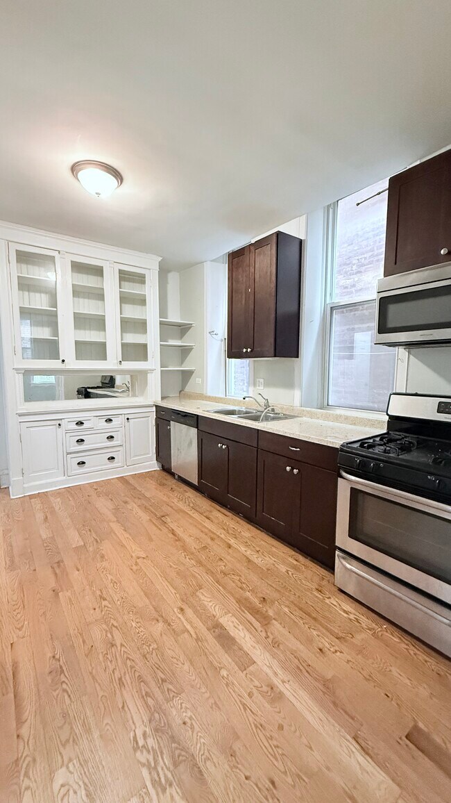 2104 S Washtenaw Ave. in Chicago, IL - Building Photo - Building Photo