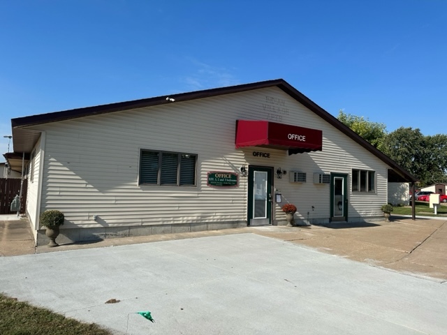 Riverside Apartments and Townhomes in Camanche, IA - Foto de edificio - Building Photo