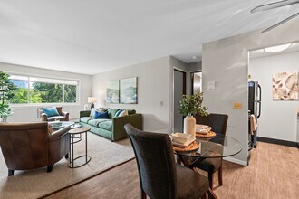 Valley View Apartments in Fitchburg, WI - Building Photo - Building Photo