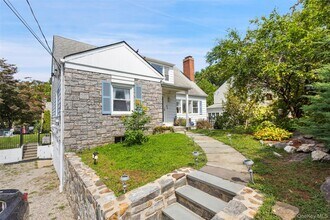 69 Ardell Rd in Yonkers, NY - Building Photo - Building Photo