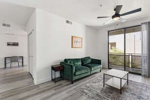 6610 N 93rd Ave in Glendale, AZ - Building Photo