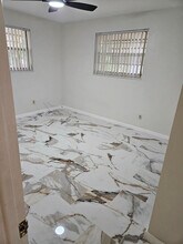 6380 NW 25th Ct in Sunrise, FL - Building Photo - Building Photo