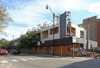 2701 W Armitage Ave in Chicago, IL - Building Photo - Building Photo