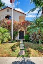 458 Smithwood Dr, Unit 458 Smithwood in Beverly Hills, CA - Building Photo
