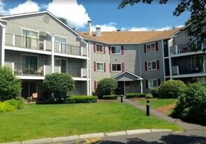120 Fisherville Rd, Unit OakBridgeCondos#53 in Concord, NH - Building Photo