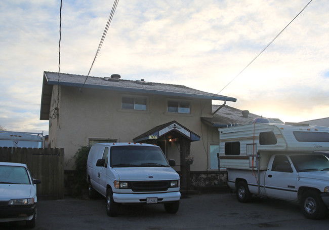 16966 Meekland Ave in Hayward, CA - Building Photo - Building Photo