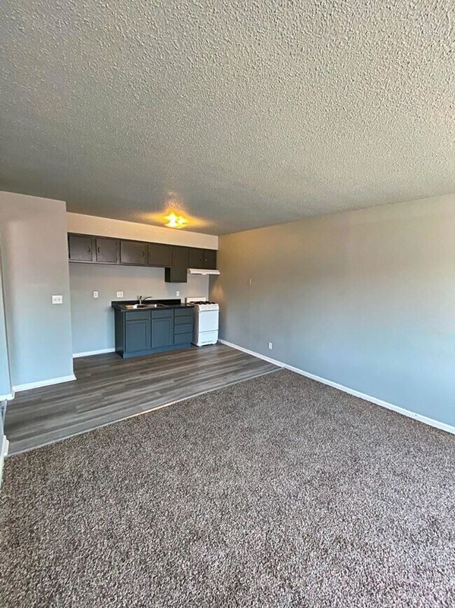 4760 Lafayette Ave Apartments and Nearby Omaha Apartments For Rent