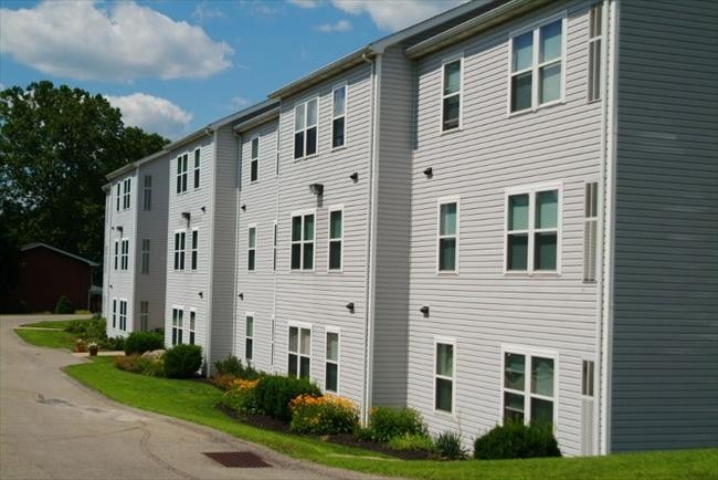 Green Diamond Place in Baden, PA - Foto de edificio - Building Photo