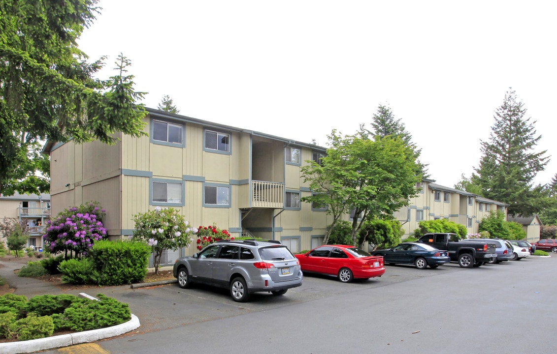 The Court at Crossroads Apartments in Bellevue, WA - Foto de edificio