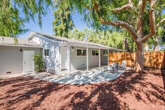 901 Bing Dr in Santa Clara, CA - Building Photo - Building Photo