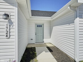 1724 Plum Brook Dr in Greenfield, IN - Foto de edificio - Building Photo
