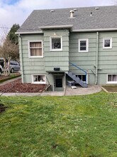 1536 Pennsylvania Ave in Bremerton, WA - Foto de edificio - Building Photo