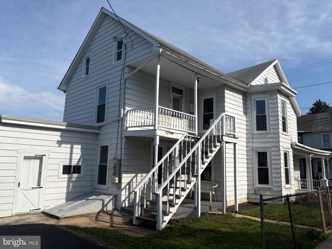 50 E North St in Waynesboro, PA - Building Photo - Building Photo