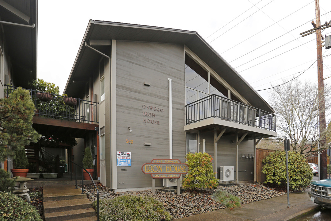 Iron House in Lake Oswego, OR - Building Photo