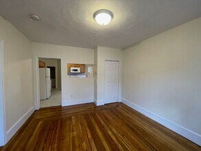 40 Linden Ave, Unit 1 in Somerville, MA - Foto de edificio - Building Photo