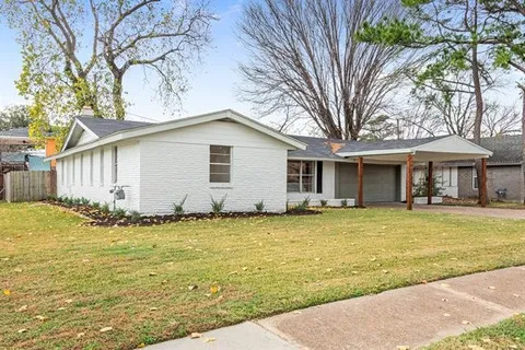 property at 1702 Bristol Ct N