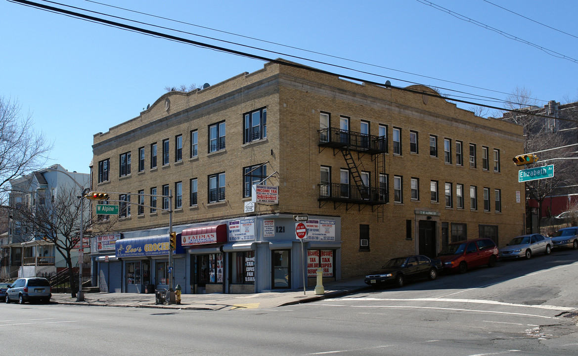 121-125 Elizabeth Ave in Newark, NJ - Building Photo