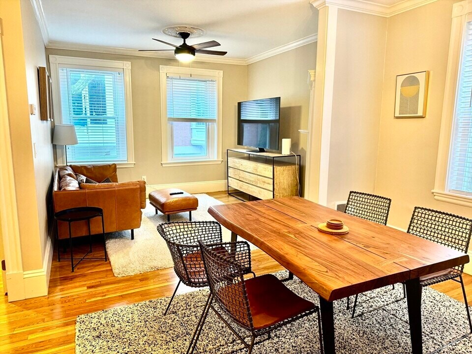 15 Cedar St, Unit 2 in Boston, MA - Building Photo
