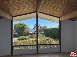 31617 Broad Beach Rd in Malibu, CA - Building Photo - Building Photo
