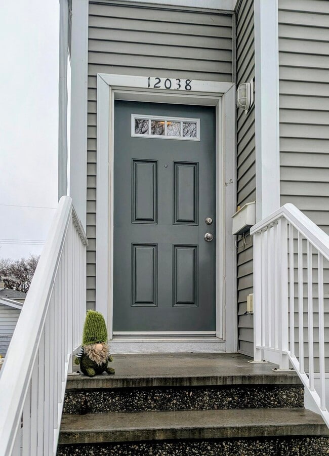 12038-12062 62 St NW in Edmonton, AB - Building Photo - Building Photo