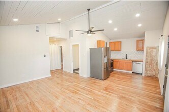 690 County Rd 219 in Angleton, TX - Building Photo - Building Photo