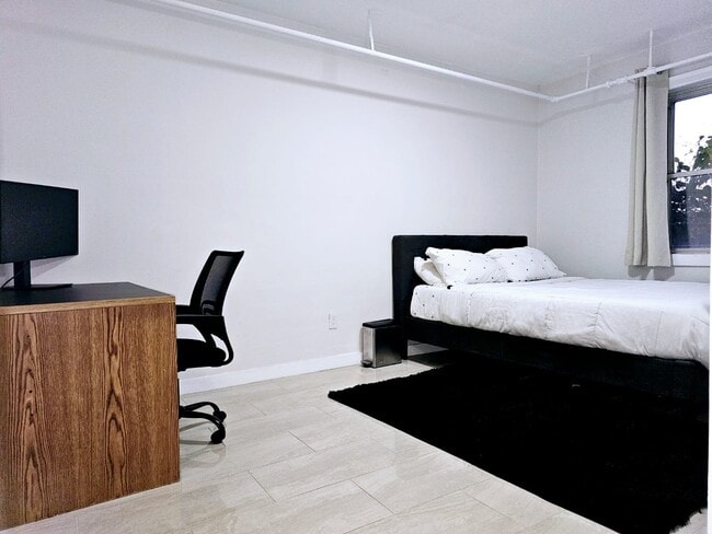 813 Calhoun Ave, Unit 1 in Bronx, NY - Foto de edificio - Building Photo