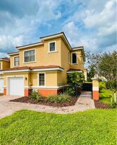 1298 Clove Dr in Poinciana, FL - Building Photo