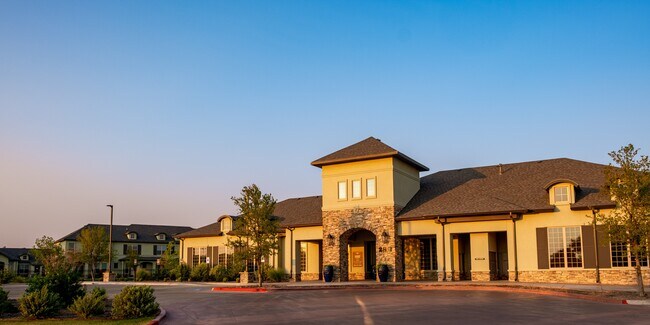 Calais at Elm Park in Lubbock, TX - Building Photo - Building Photo