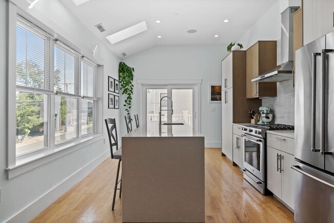 11 Ashland St in Boston, MA - Building Photo - Building Photo