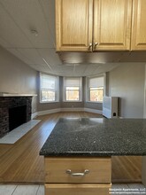 896 Beacon St, Unit 1 in Boston, MA - Building Photo - Building Photo