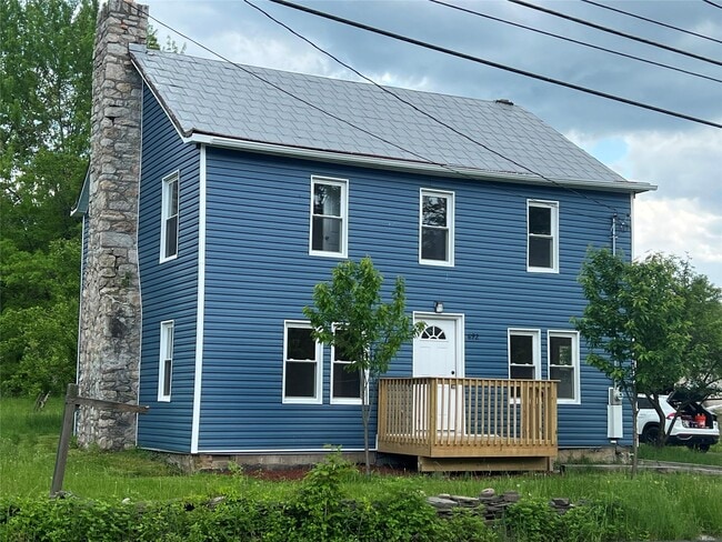property at 692 Burlingham Rd