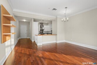 50 Stone Ridge Way in Fairfield, CT - Building Photo - Building Photo