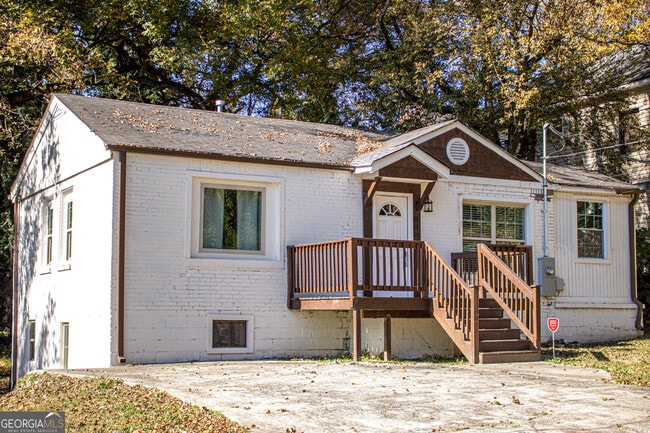 property at 444 Sunset Ave NW