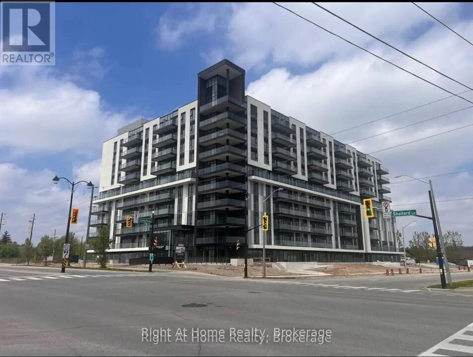 575 Conklin Rd in Brantford, ON - Building Photo