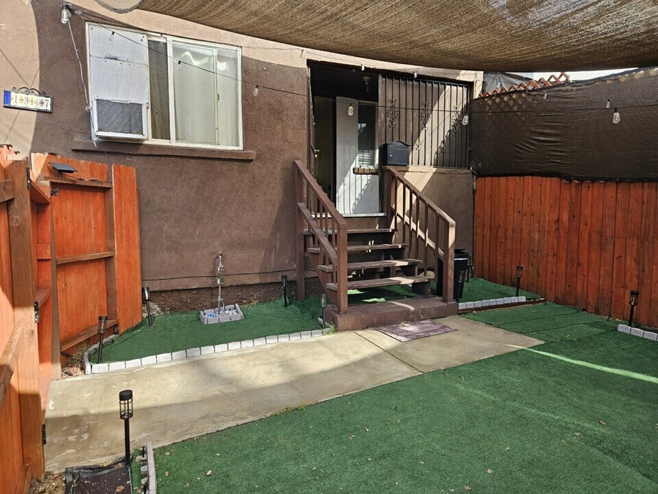 1347 Pleasant Ave, Unit Pleasant in Los Angeles, CA - Building Photo