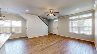 305 Poplar St in College Station, TX - Foto de edificio - Building Photo