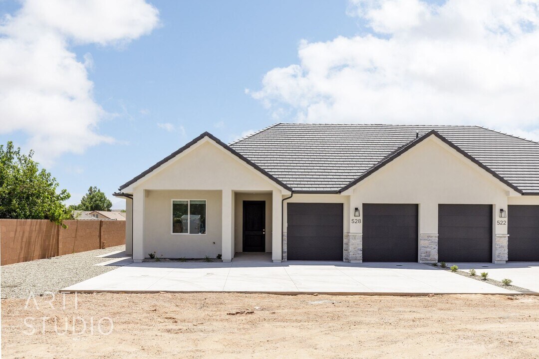 523 E 900 S in Saint George, UT - Building Photo