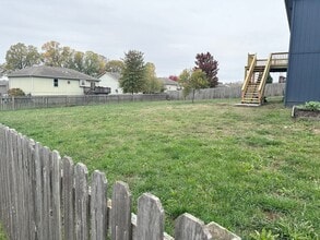 612 Fall Creek Dr in Belton, MO - Building Photo - Building Photo