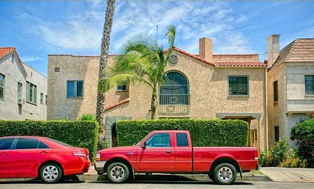 1102-1104 S Cochran Ave in Los Angeles, CA - Foto de edificio - Building Photo