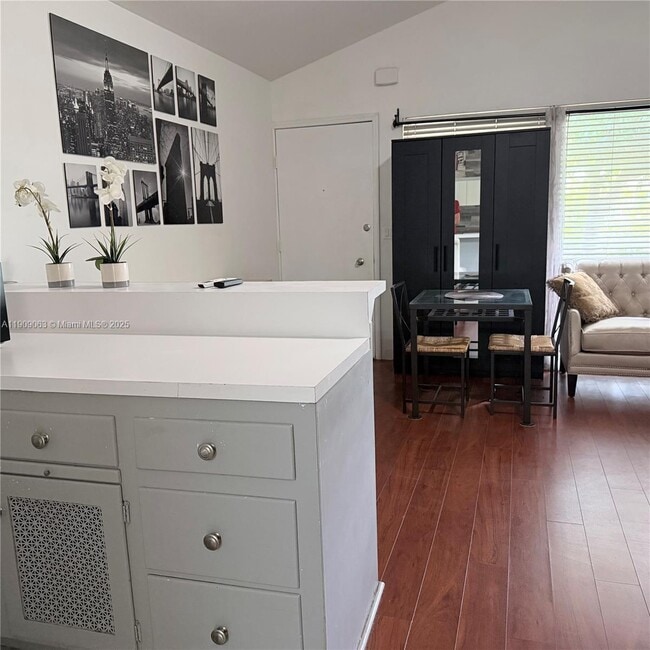 2633 NE 32nd St in Fort Lauderdale, FL - Building Photo - Building Photo