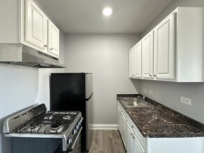 4027 N Kenmore Ave, Unit K02J in Chicago, IL - Building Photo - Building Photo