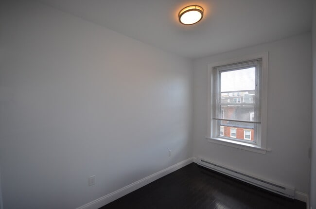 20 Chelsea St, Unit 4