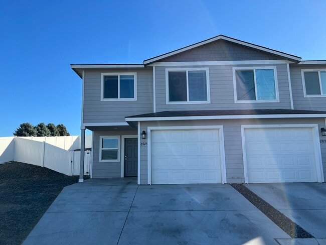 property at 6925 Hardrock Ct